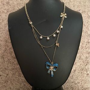 Betsey Johnson bow necklace